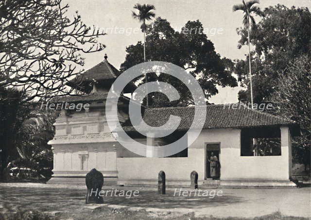 'Gedige Vihara, Kandy (Beispiel eines buddhistischen Tempels im Stile eines Hinduheiligtums, Dewale, Artist: Unknown.