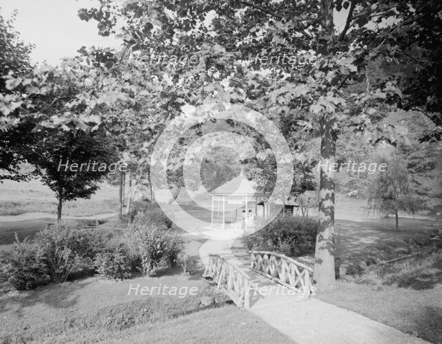 Magnesia spring, Virginia Hot Springs, c.between 1910 and 1920. Creator: Unknown.