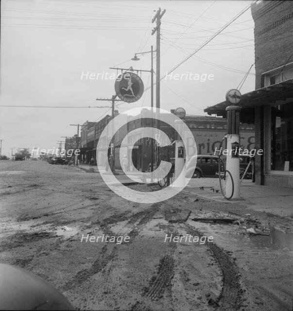 The town of Caddo, Oklahoma, 1938. Creator: Dorothea Lange.