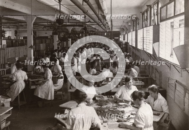Women hand covering chocolates, Rowntree factory, York, Yorkshire, 1920. Artist: Unknown