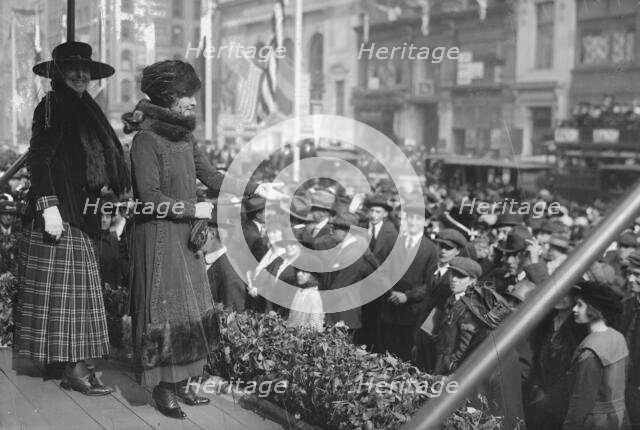 Grace George sells bonds, between c1915 and 1918. Creator: Bain News Service.