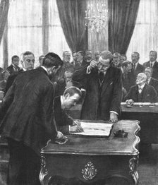 'La Derniere signature allemande; M von Lersner signant pour l'allemagne, apres..., 1920. Creator: Unknown.