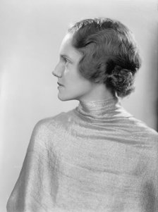 Mcneir, Elinor - Portrait, 1933. Creator: Harris & Ewing.