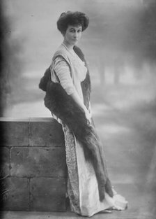Duchess of Roxburghe, Lallie Charles, Photo., 1913. Creators: George Graham Bain, Lallie Charles.
