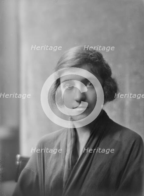 Kelly, M., Miss, portrait photograph, not before 1917. Creator: Arnold Genthe.