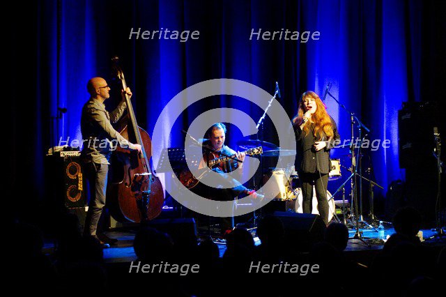 Christine Tobin, Dave Whitford (Bass), Ropetackle Arts Centre, Shoreham, West Sussex, Jan 2016. Artist: Brian O'Connor.