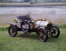 A 1909 Humber 8hp. Artist: Unknown