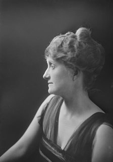 Mrs. E.M. Stone, portrait photograph, 1918 Dec. 10. Creator: Arnold Genthe.