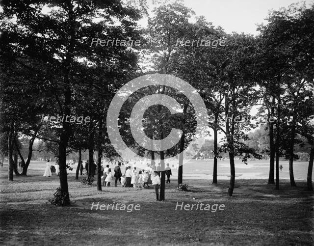 Going to band concert, Lincoln Park, Chicago, Ill., c1907. Creator: Unknown.