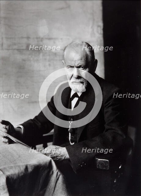 Portrait of Sigmund Freud, 1926. Creator: Schmutzer, Ferdinand (1870-1928).