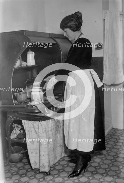 Hulda Lashanska, between c1915 and c1920. Creator: Bain News Service.