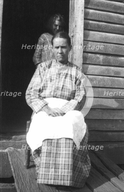 Julie Boone, Micaville, Yancey County, North Carolina, USA, 1916-1918. Artist: Cecil Sharp