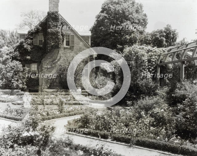 "York Hall," Captain George Preston Blow house, Route 1005 and Main Street, Yorktown, Virginia, 1929 Creator: Frances Benjamin Johnston.