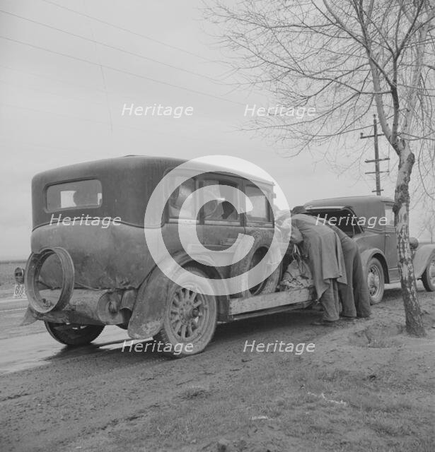 U.S. 99. Near Tulare, California , 1939. Creator: Dorothea Lange.