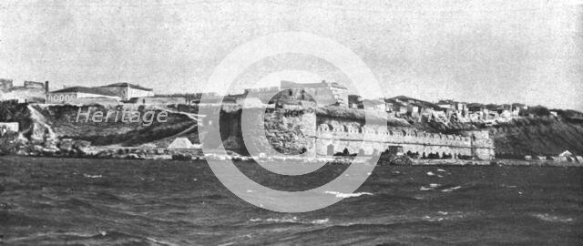 'L'expedition des Dardanelles; A l'extremite Sud-Orientale de la presqu'ile, les..., 1914 (1924). Creator: Unknown.