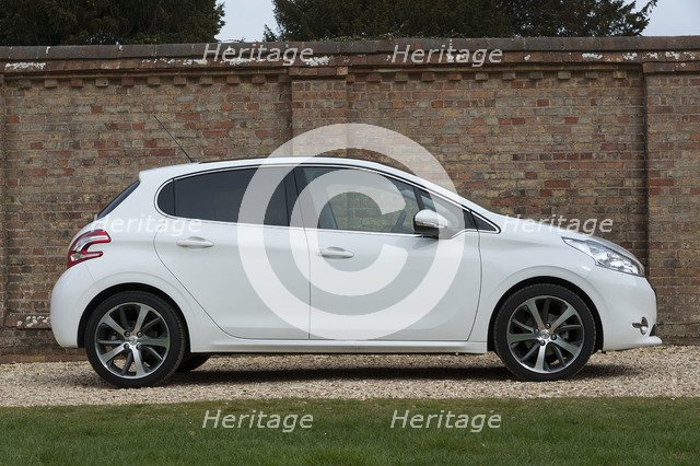 2014 Peugeot 208 Hdi Artist: Unknown.