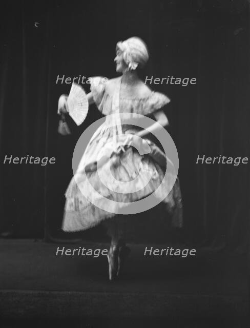 Gugi, Mrs. (Marion Vardi), 1918 June 5. Creator: Arnold Genthe.