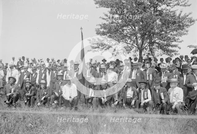 12th Pa. Volunteers [i.e., 72nd Pennsylvania Infantry] at Bloody Angle, 1913. Creator: Bain News Service.