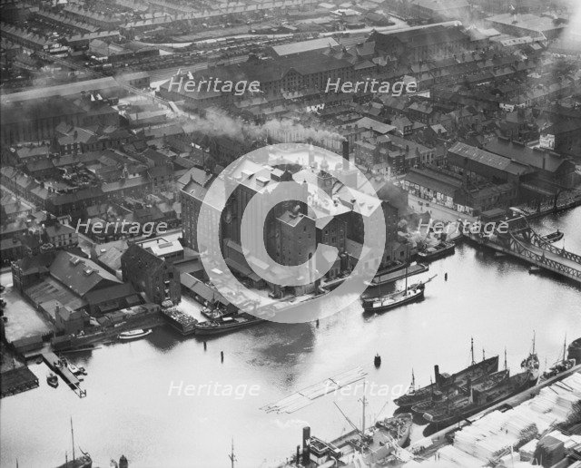 Grimsby Docks, Lincolnshire, 1933. Artist: Aerofilms.