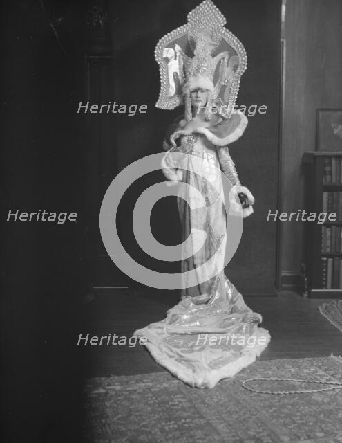 Greenwich Village follies, 1920 Sept. 8. Creator: Arnold Genthe.