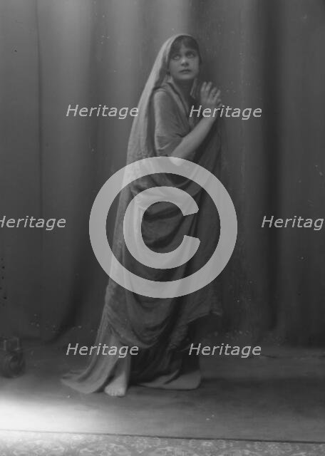 Isadora Duncan dancer, between 1915 and 1923. Creator: Arnold Genthe.