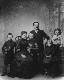Briner Yuliy Ivanovich with his wife Natalya Iosifovna, sons Leonid, Felix, Boris and..., 1892. Creator: Unknown.