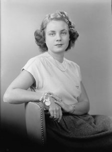 Iager, Thelma - Portrait, 1945. Creator: Harris & Ewing.