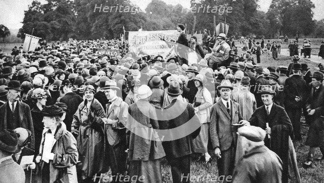 An anti-war meeting, Hyde Park, London, 1926-1927. Artist: Unknown