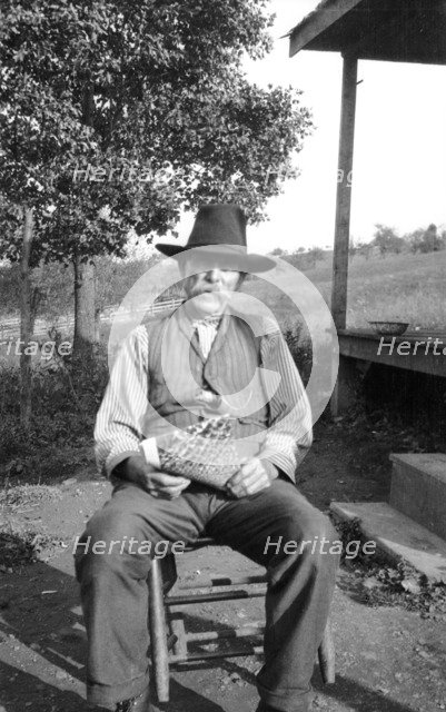 Jasper Robertson, Burnsville, Yancey County, North Carolina, USA, 1916-1918.  Artist: Cecil Sharp