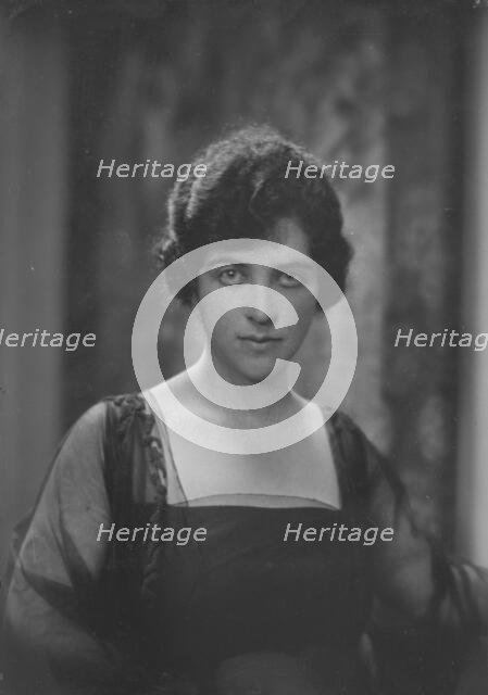 Miss Margaret Seligman, portrait photograph, 1917 Dec. 7. Creator: Arnold Genthe.