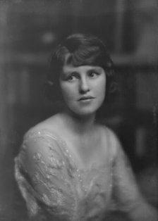Miss Marie Martin, portrait photograph, 1918 Jan. 17. Creator: Arnold Genthe.