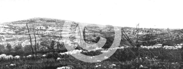 'Les succes Italiens du Carso; le Veliki Hriback, sur lequel le capitaine Gabriele..., 1916. Creator: Unknown.