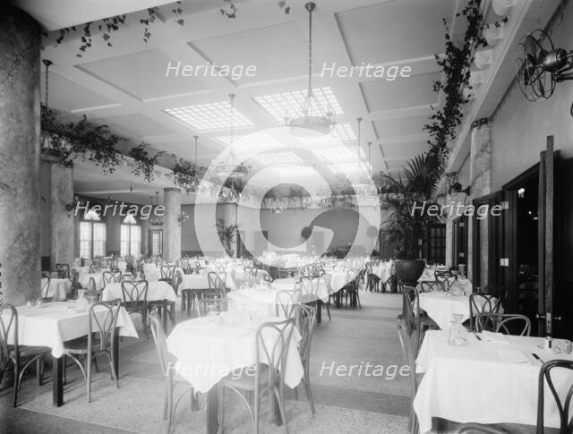 Edelweiss Cafe, main dining room from southwest corner, Detroit, Mich., between 1905 and 1915. Creator: Unknown.