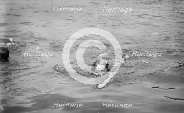 May E. Miller - Trungeon [i.e., Trudgeon] stroke, between c1910 and c1915. Creator: Bain News Service.