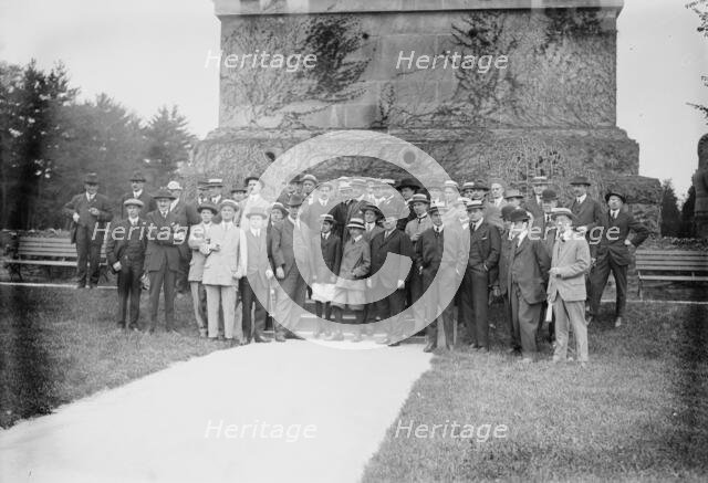 Correspondents at Peace Meeting, 1914. Creator: Bain News Service.