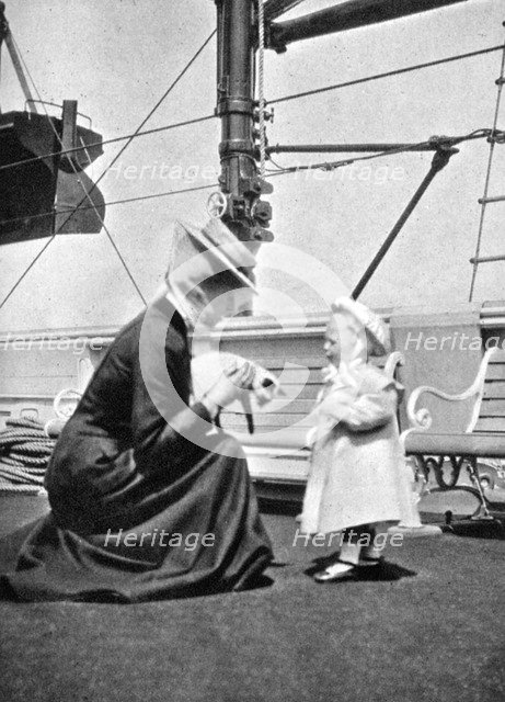 Princess Victoria (1868-1935) with Prince Olav of Norway (1903-1991), 1908.Artist: Queen Alexandra