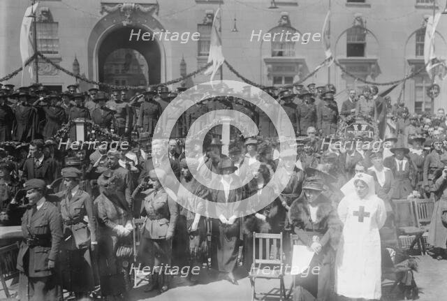 Victory Loan Crowd, between c1915 and c1920. Creator: Bain News Service.