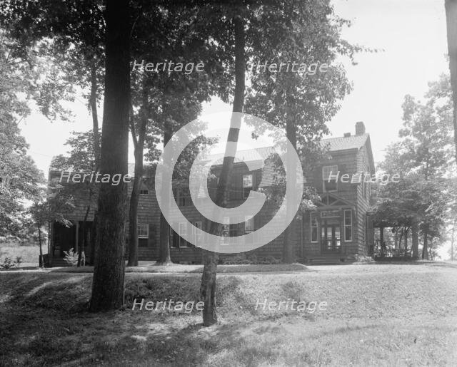 Exterior view of house, end view, Mrs. Robert Hoe, Jr., Port Washington, N.Y., between 1900 and 1910 Creator: Unknown.