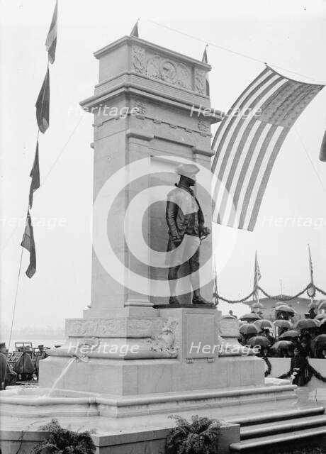 John Paul Jones - Dedication of Monument, 4/17/12, The Monument, 1912 April 17. Creator: Harris & Ewing.