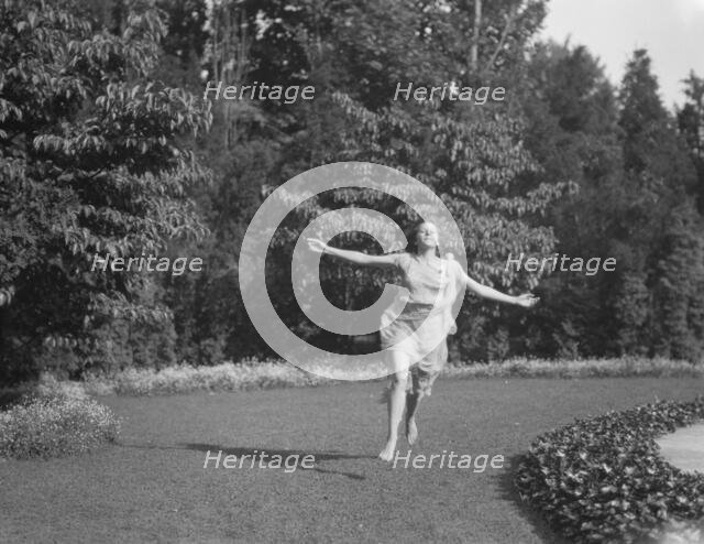 Elizabeth Duncan dancers and children, between 1916 and 1941. Creator: Arnold Genthe.