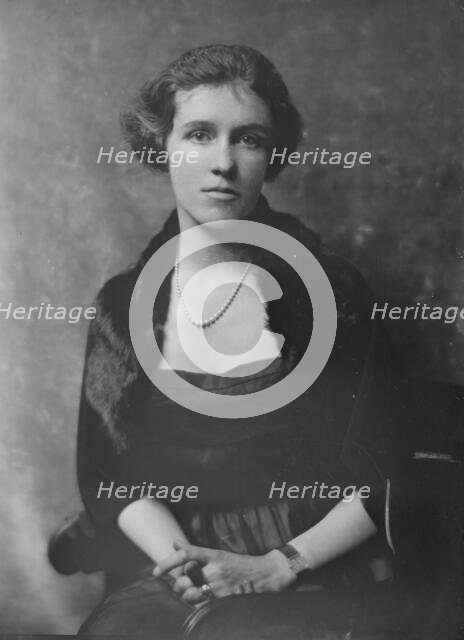 Mrs. Rush Sturges, portrait photograph, 1918 Mar. Creator: Arnold Genthe.