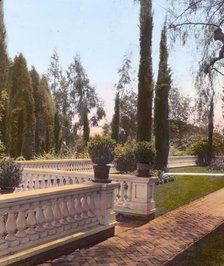 Mrs Francis Lemoine Loring house...San Rafael Heights, Pasadena, California, 1917 Creator: Frances Benjamin Johnston.