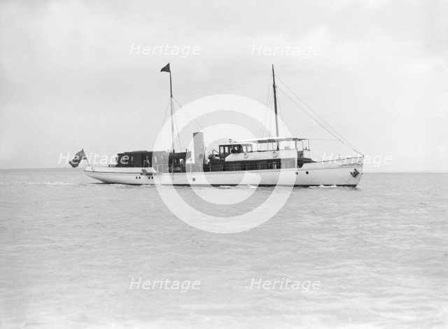 The steam yacht 'Sardonyx' under way, 1913. Creator: Kirk & Sons of Cowes.