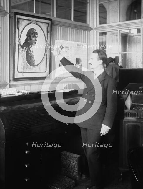 Pathe, between c1915 and c1920. Creator: Bain News Service.