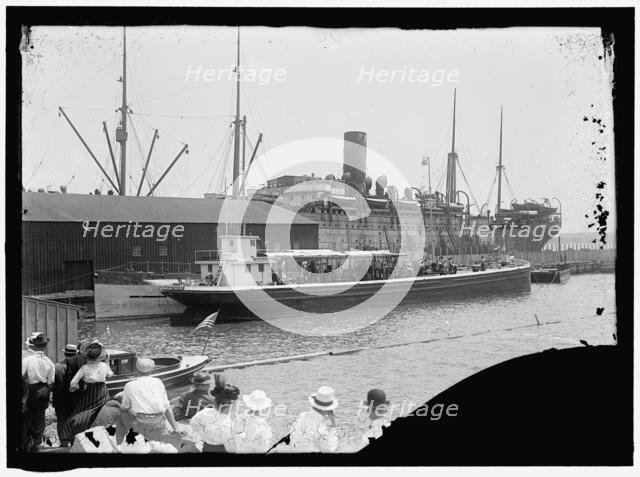 Deutchland i.e., Deutschland, 1916 July or August. Creator: Harris & Ewing.