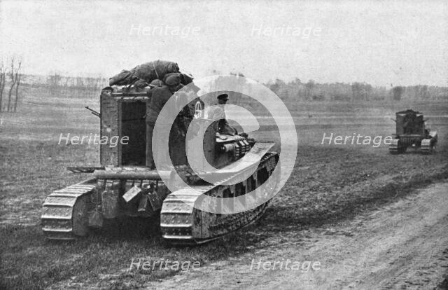 'Dans la Bataille; Les tanks repides de l'armee britannique, mis en service au printemps..., 1918. Creator: Unknown.