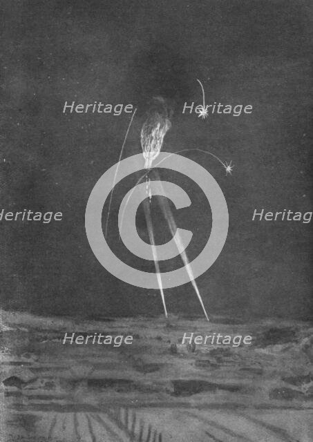 'Un Zeppelin abattu a Revigny; La chute: le zeppelin tombe comme une torche surmontee d'une e'paisse Creator: Unknown.