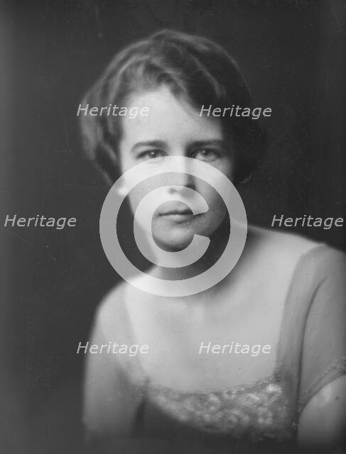 Miss M. Kelsey, portrait photograph, 1917 Dec. 6. Creator: Arnold Genthe.