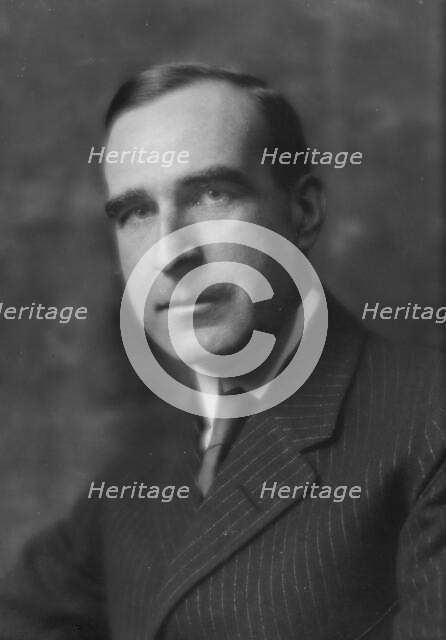 Hassan, Edward, portrait photograph, 1915 July 5. Creator: Arnold Genthe.