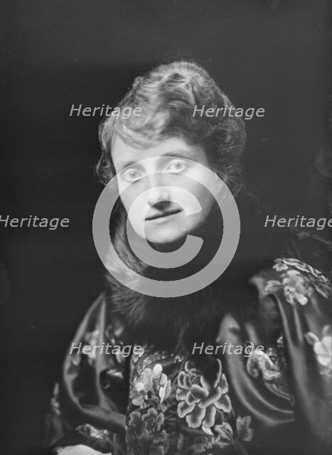 Mrs. E.M. Stone, portrait photograph, 1918 Dec. 10. Creator: Arnold Genthe.